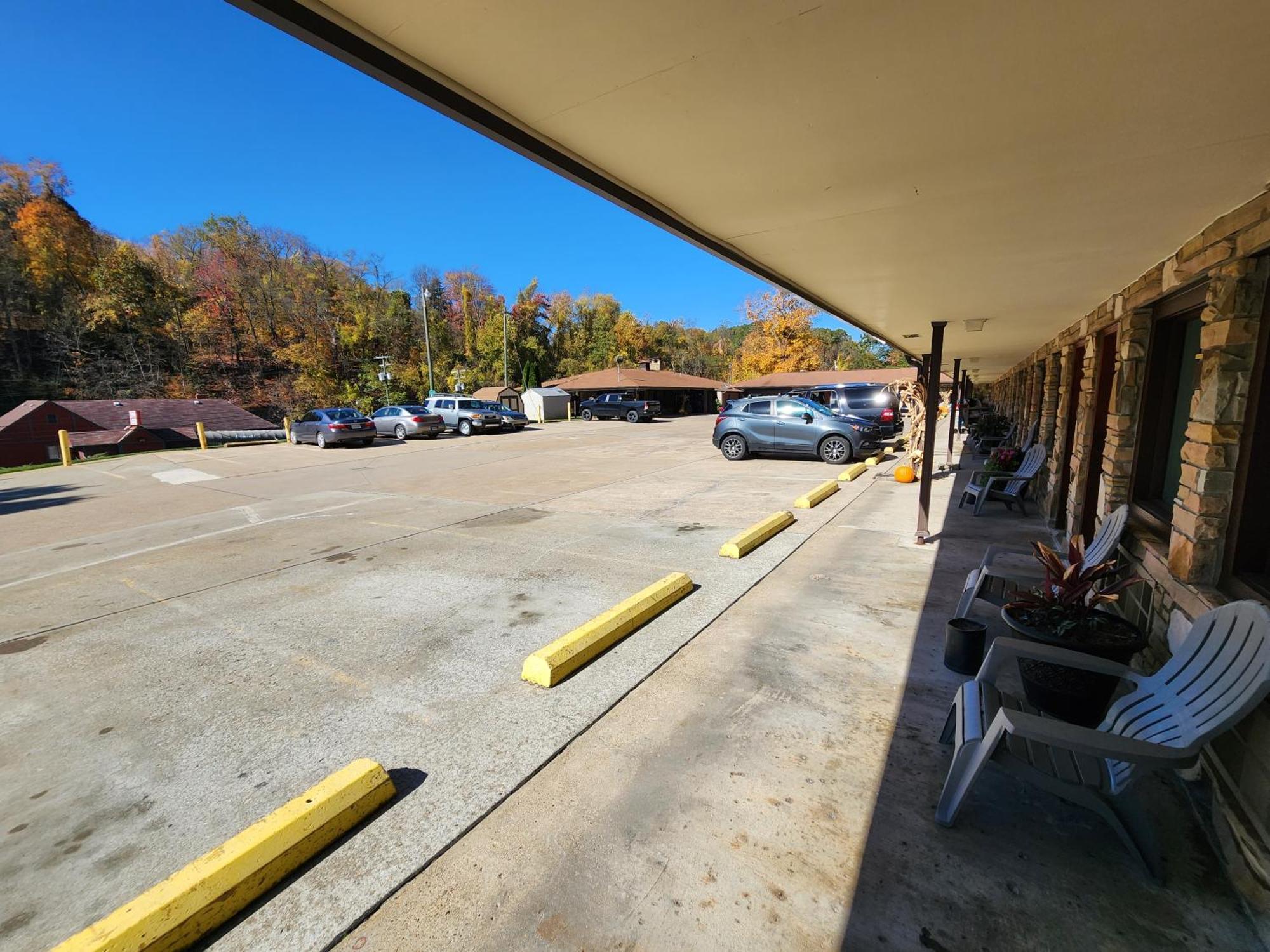 Jefferson Hills Motel Clairton Bagian luar foto