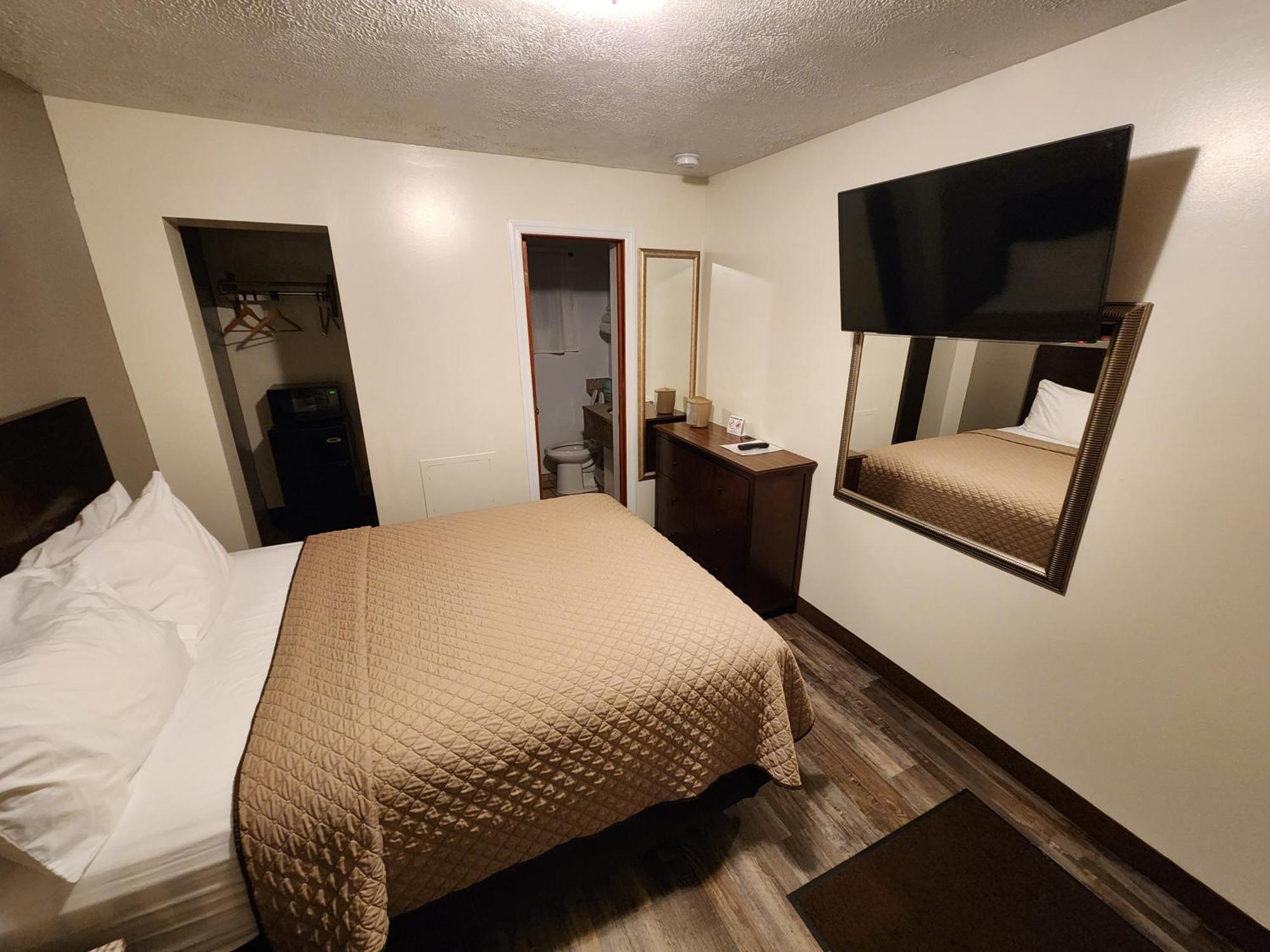 Jefferson Hills Motel Clairton Bagian luar foto